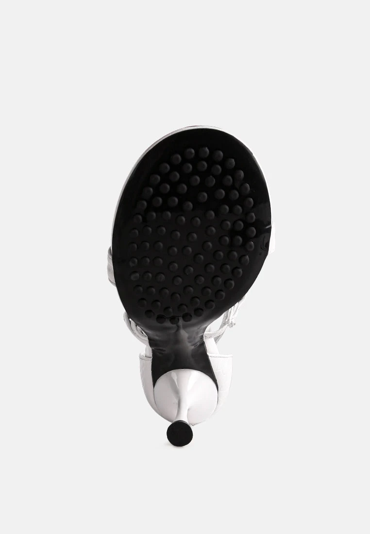 DAKOTA Metal Chain Embellishment Sandals In White 10 DAKOTA Metal Chain Embellishment Sandals In White - Image 8