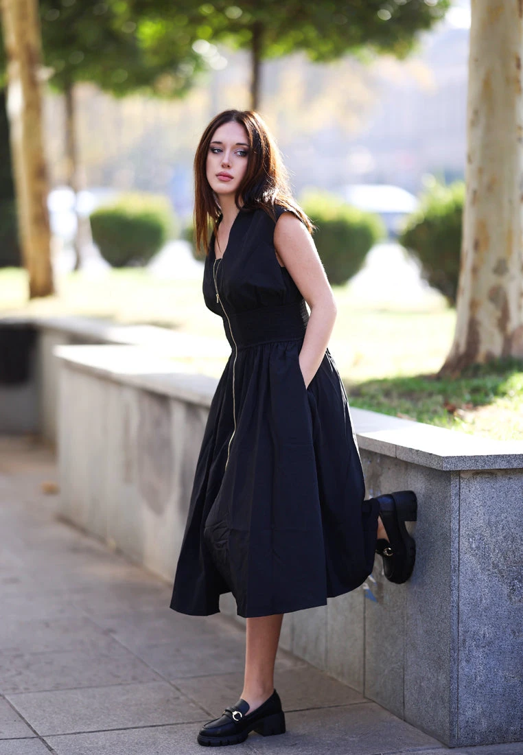 Evangeline Chunky Platform Loafers In Black 4 Evangeline Chunky Platform Loafers In Black - Image 2